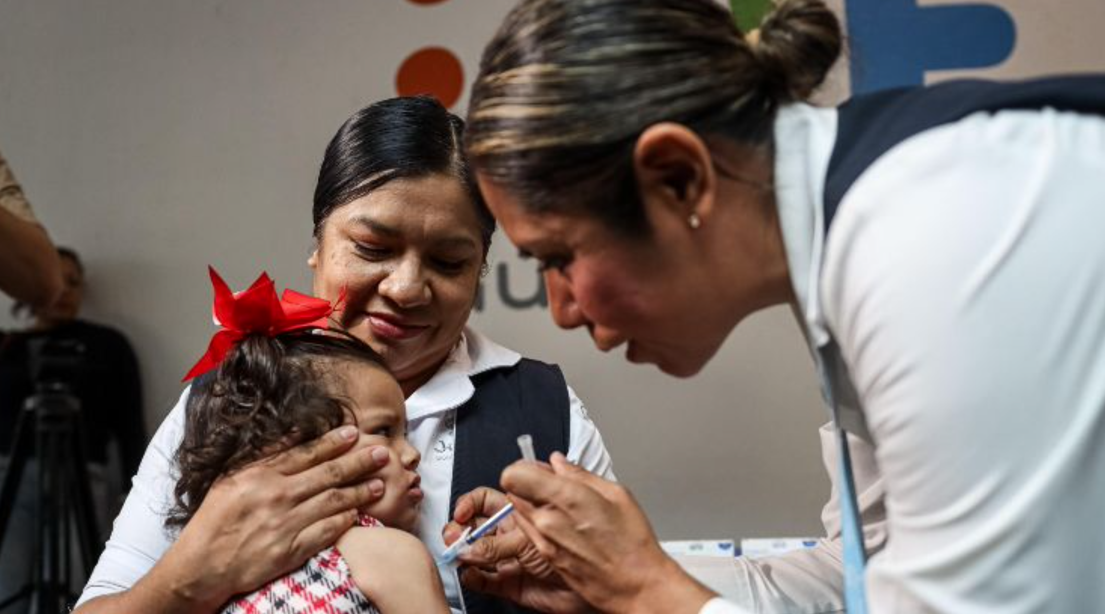 Secretaría de Salud instala módulos sabatinos de vacunación en Jalisco